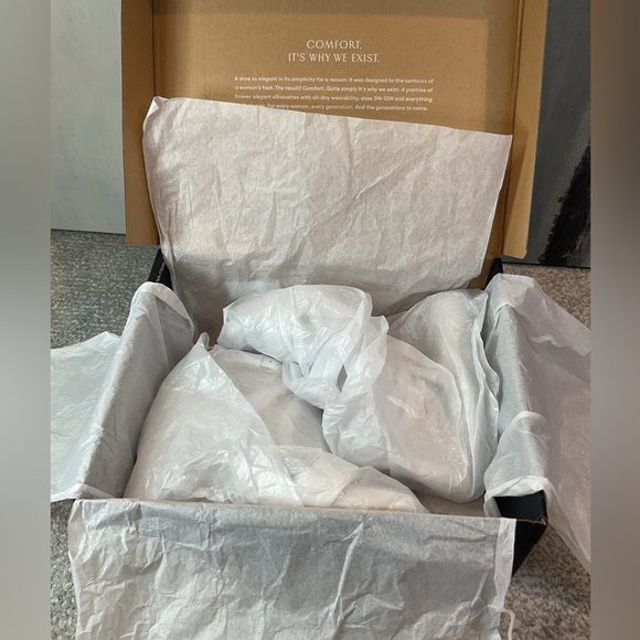 Naturalizer Joy White Leather Block Heel Sandal - Size 7 (NIB) - Picture 14 of 16